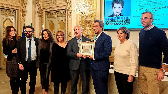 La consegna del riconoscimento